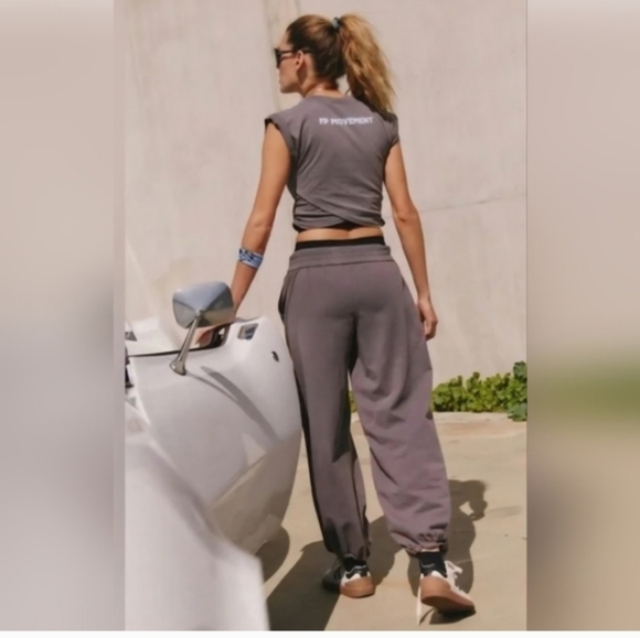 NWT Free People Movement Hot Shot Crossover Top Only- Dark Shadow - Picture 4 of 11